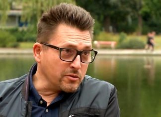 Ákos karácsonyi kiadvánnyal jelentkezett