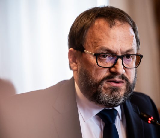 Kármán András: javul az egészségügyi szolgáltatás