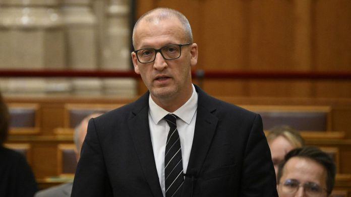 TARR Zoltán
